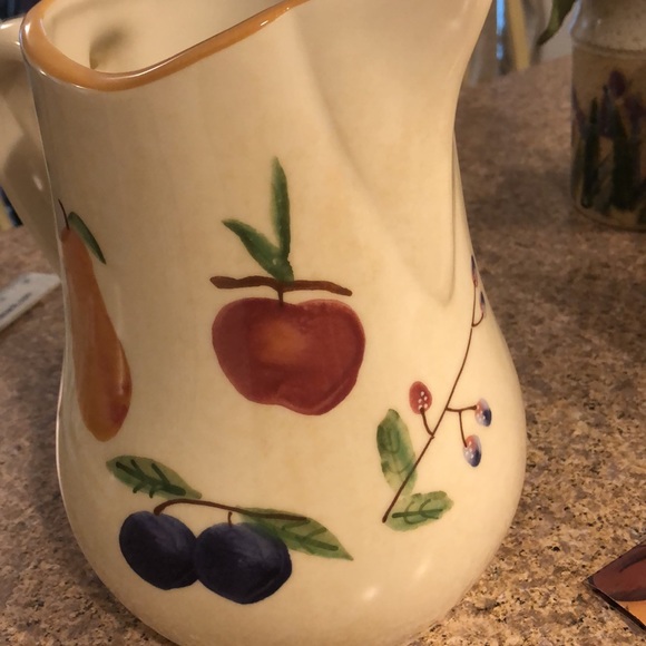 Longaberger Fruit Medley Pottery Pitcher Never Used Retired - Picture 11 of 16